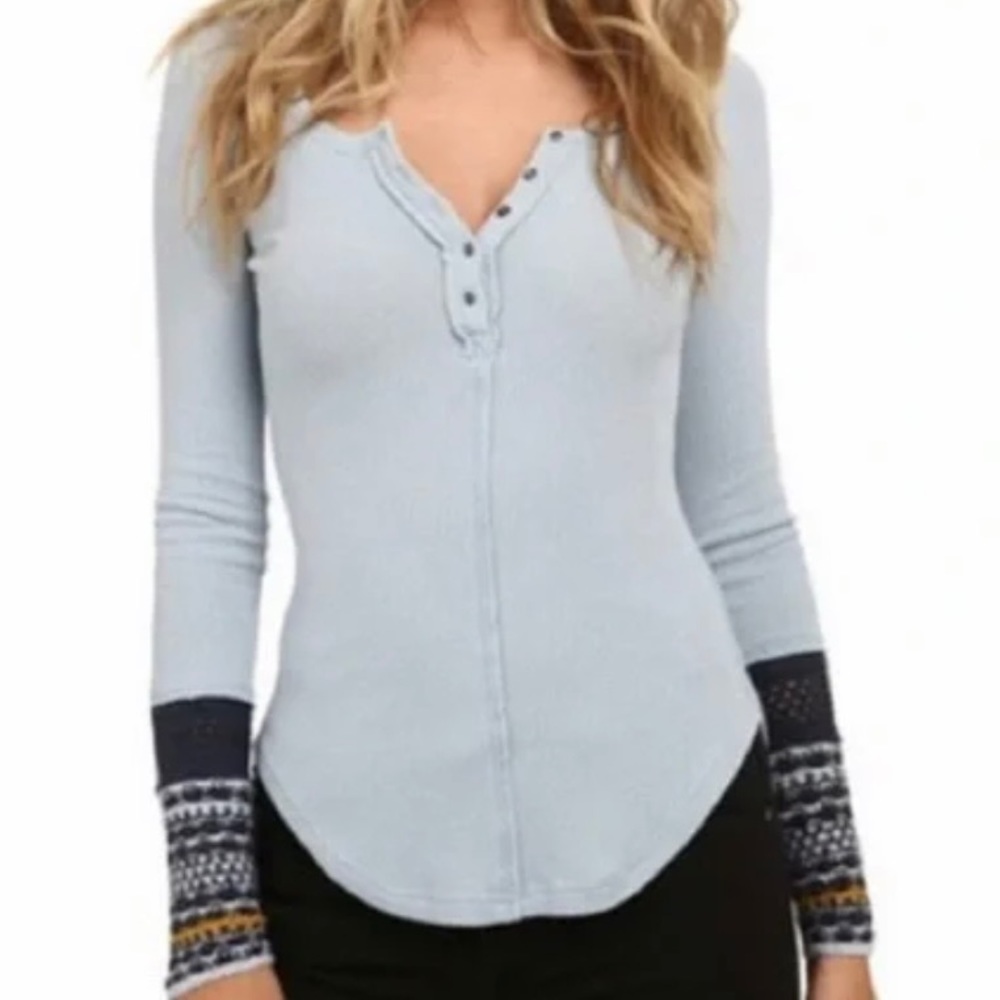 ⛔️SOLD⛔️ FREE PEOPLE Thermal Henley Crochet Cuff Trim Long Sleeves Top - Picture 8 of 10